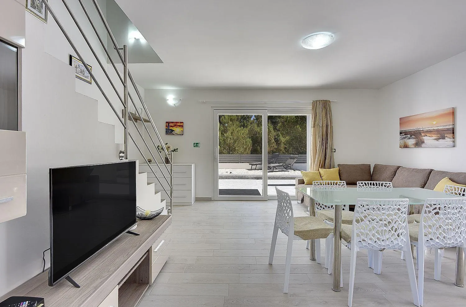 500 Meter Zum Strand Mit Privatpool, Meerblick, Wlan Liznjan