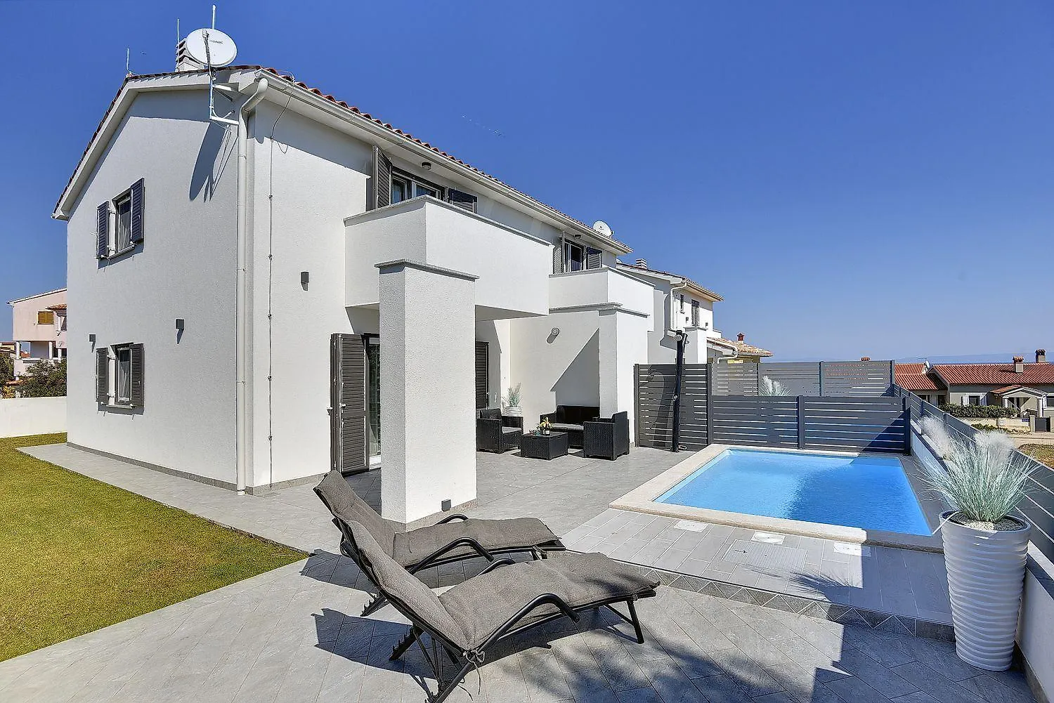 Holiday home 500 Meter Zum Strand Mit Privatpool, Meerblick, Wlan Liznjan Croatia